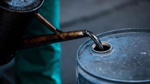 Giá dầu sẽ dao động khoảng 85-88 USD/thùng năm 2024