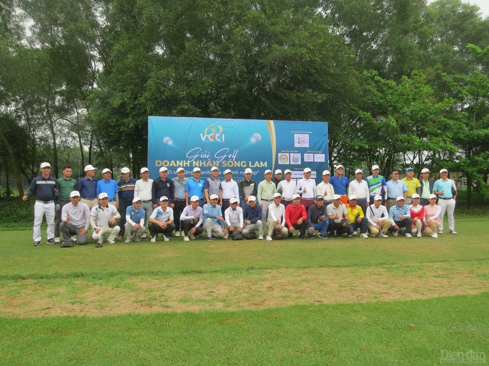 Giải golf doanh nhân sông Lam hội tụ gần 150 golfer là các doanh nhân trong và ngoài nước về tham dự